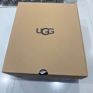 NIB UGG Ashton Addie Boot Black sz 8